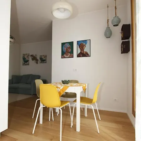 Διαμέρισμα Albamare *